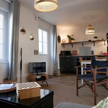 Apartment Clint House - 